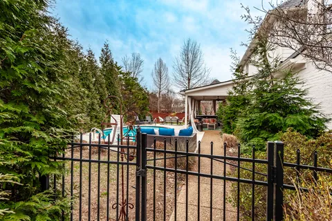$899,000 | 100 Loch Leven Way, Hendersonville, TN 37075