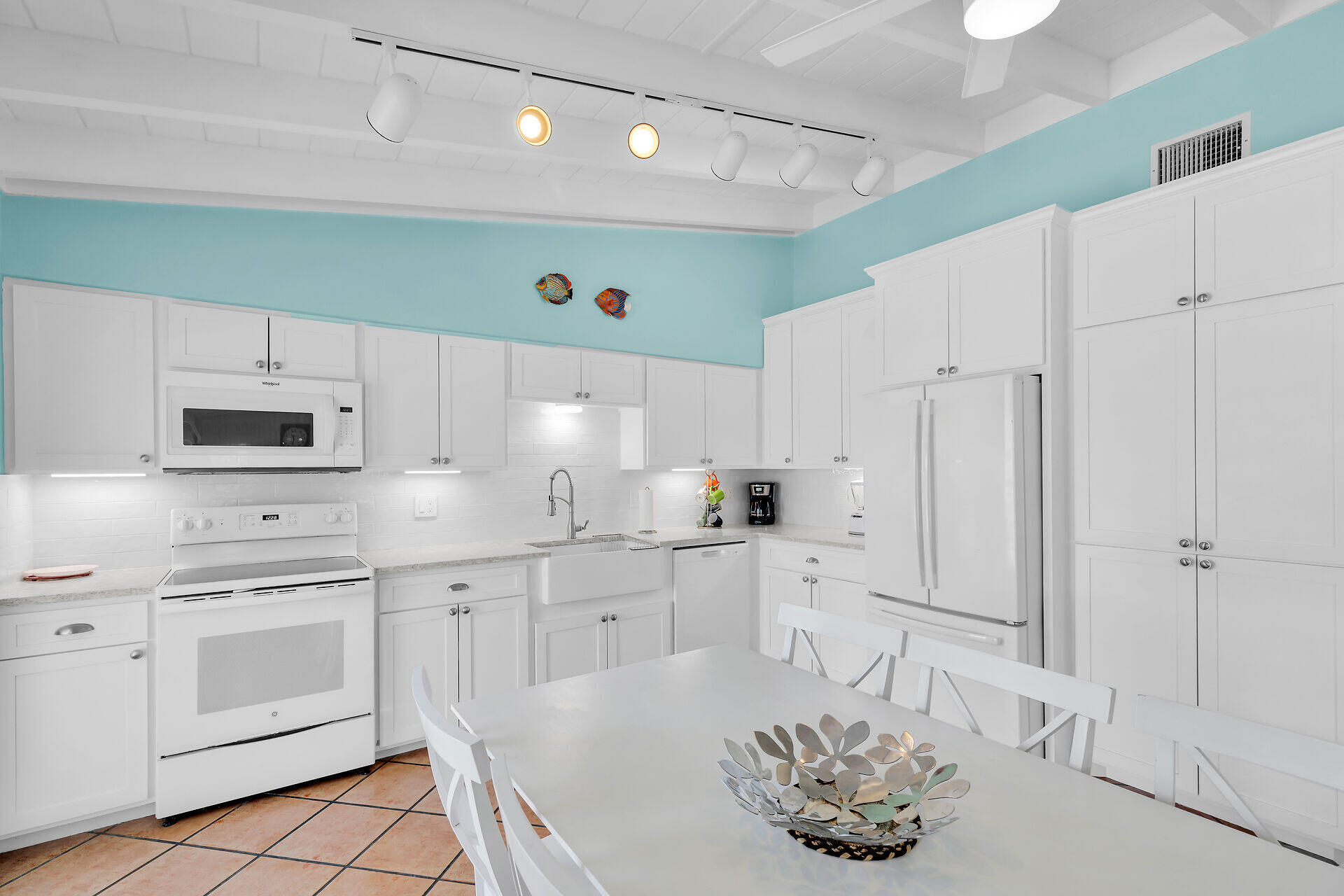 741 9th Street Key Colony Beach, FL 33051 - Photo 10 of 39 virtual-tour-363961-mls-high-res-image-1