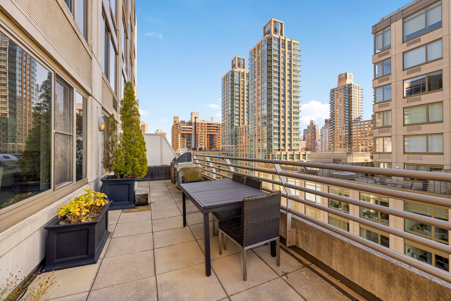120 Riverside Boulevard, Unit 16M Manhattan, NY 10069 - Photo 17 of 19 Gallery Image 17