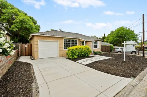 $599,000 | 218 Hillcrest Avenue, Benicia, CA 94510