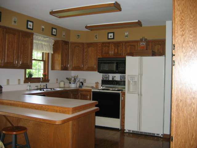 2300 Noon Road Jackson, MI 49201 - Photo 3 of 10 Photo 3