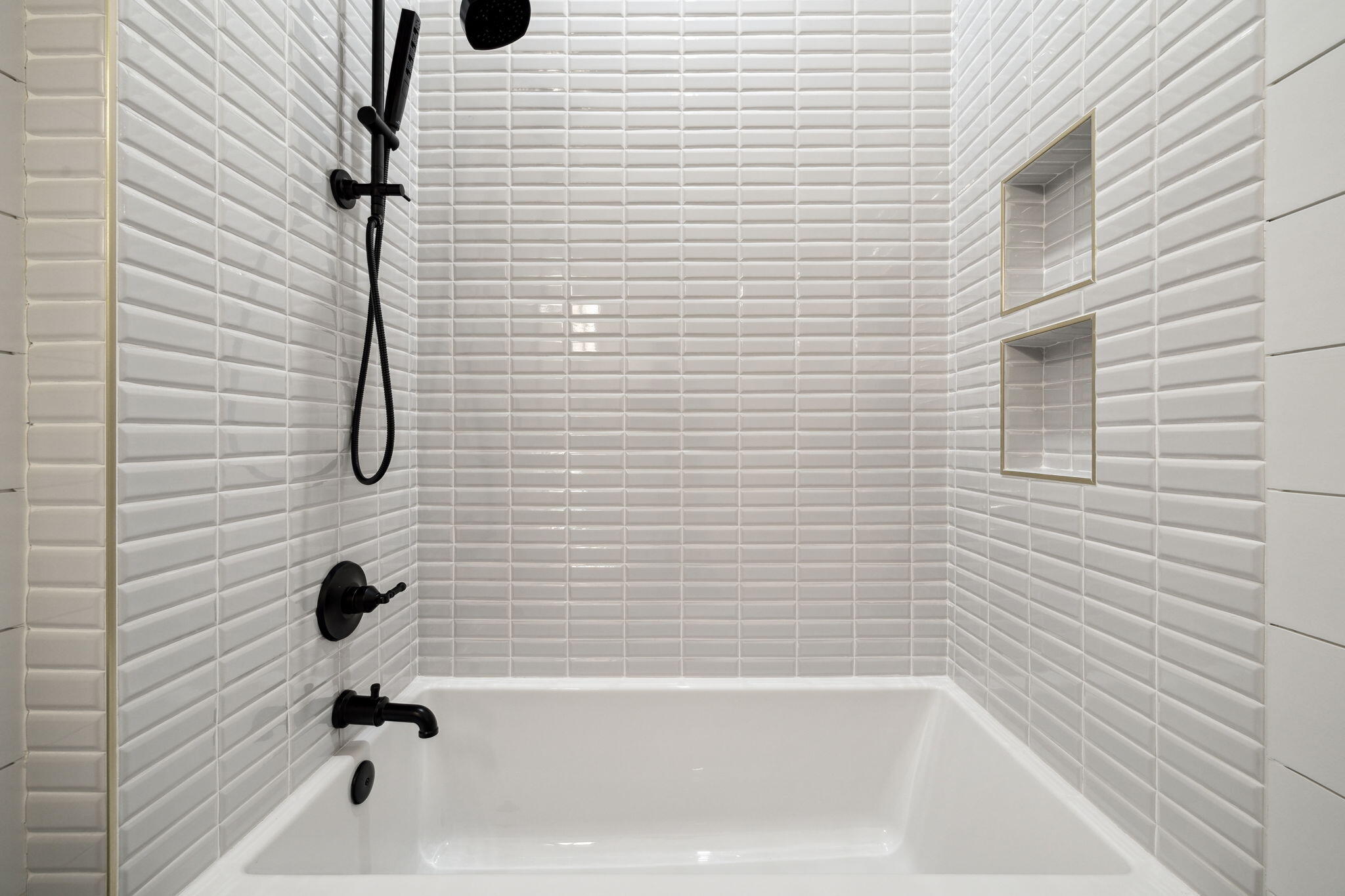 20 Loon Lake Drive Santa Rosa Beach, FL 32459 - Photo 32 of 54 a bathroom with a tub