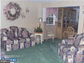 21 Duncan Road Sewell, NJ 08080 - Photo 5 of 12 Living Room