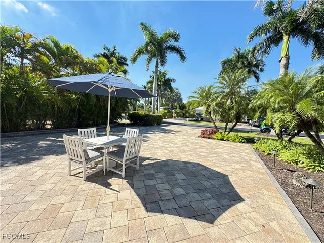 a view of outdoor space yard and patio