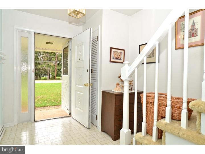 951 Bear Tavern Road Ewing, NJ 08628 - Photo 2 of 19 Foyer