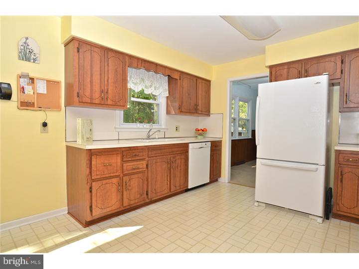951 Bear Tavern Road Ewing, NJ 08628 - Photo 6 of 19 Kitchen