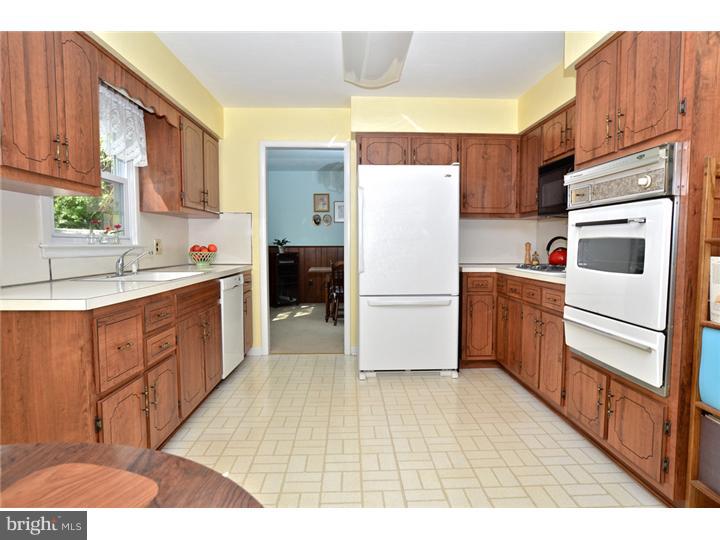 951 Bear Tavern Road Ewing, NJ 08628 - Photo 7 of 19 Kitchen