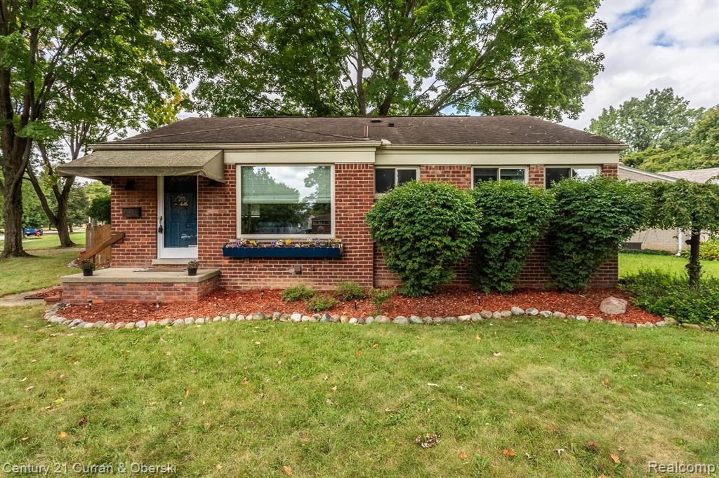 31528 Marblehead Road Farmington, MI 48336 - Photo 1 of 35 Gallery Image 1