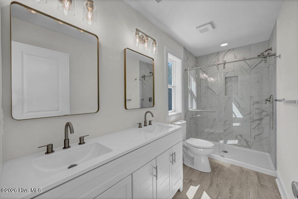 288 Charlestown Road Southport, NC 28461 - Photo 16 of 29 Primary Bathroom