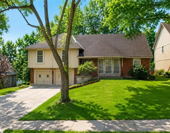 $374,900 | 8208 Caenen Lake Road, Lenexa, KS 66215