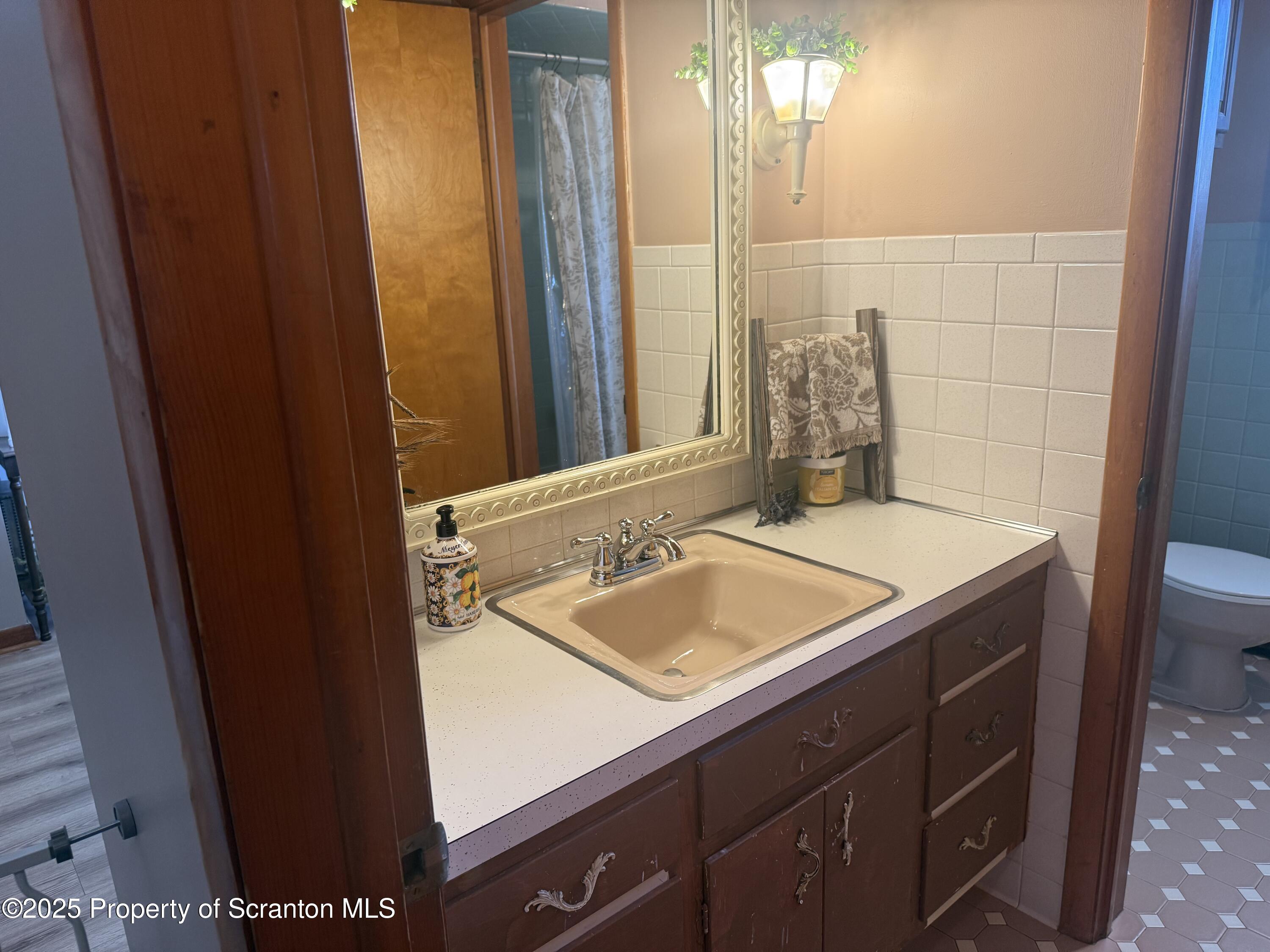 914 Hollenback Street Moosic, PA 18507 - Photo 26 of 37 IMG_1409