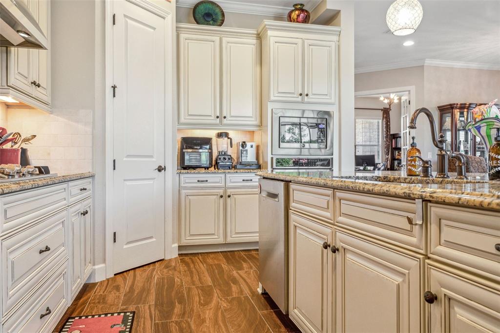 8530 Grand Alberato Road Tampa, FL 33647 - Photo 18 of 67