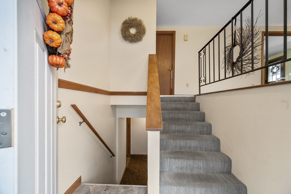 15 Cumberland Street Worcester, MA 01606 - Photo 2 of 35