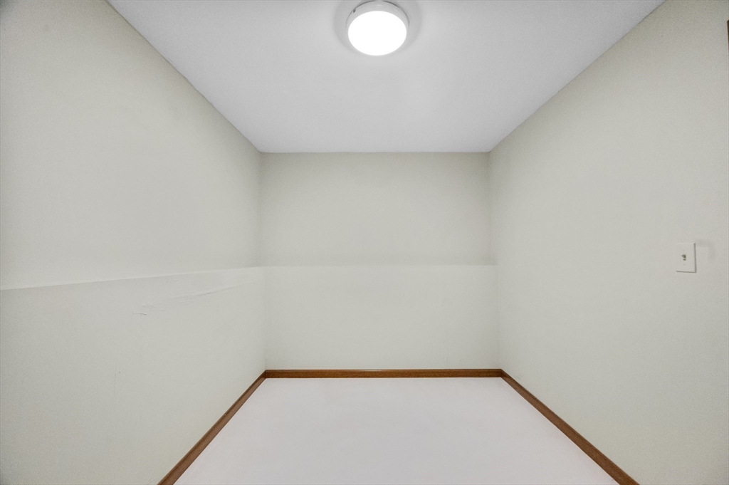 15 Cumberland Street Worcester, MA 01606 - Photo 27 of 35 a view of a small space