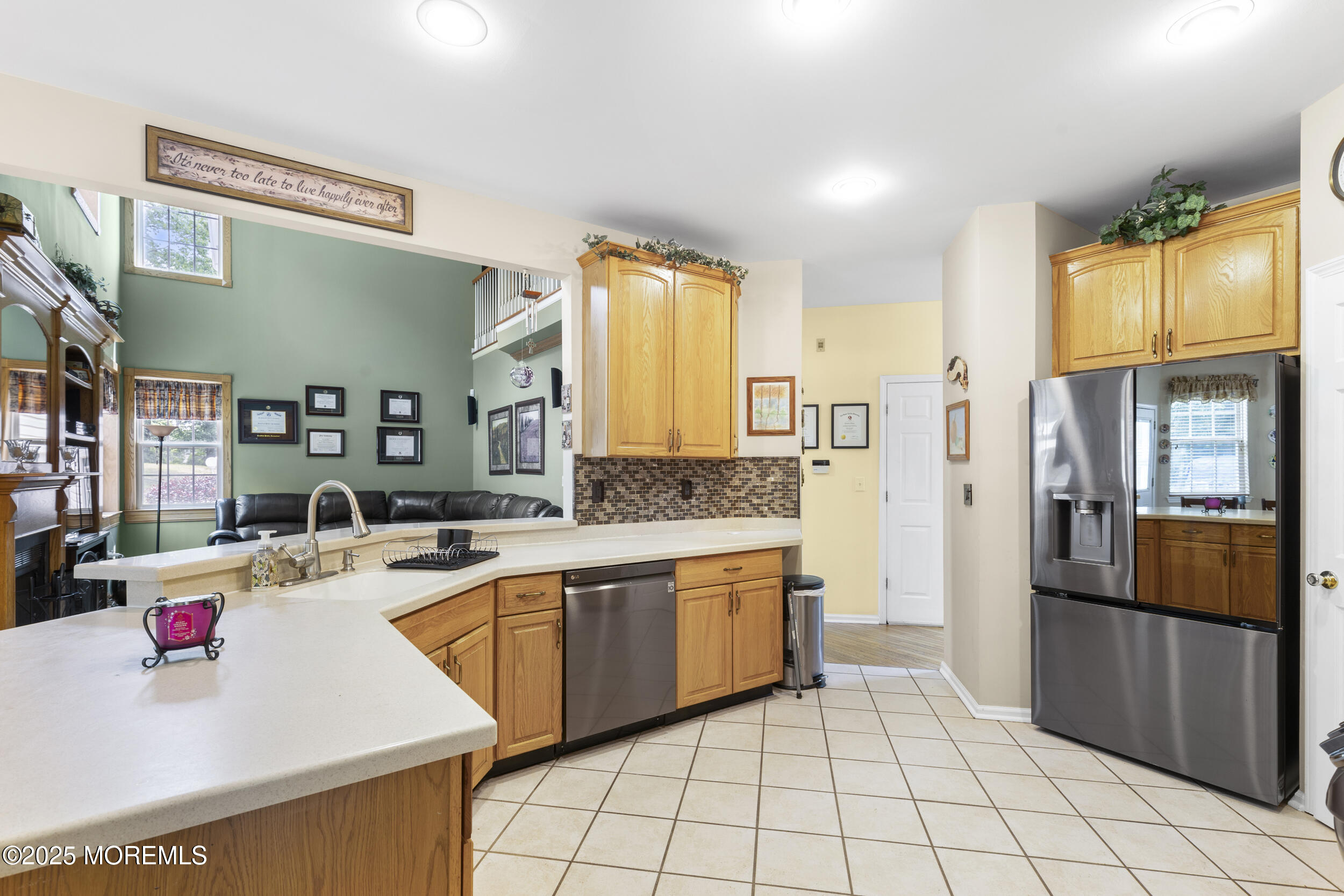 3 Wellesly Court Jackson, NJ 08527 - Photo 17 of 32 a large white kitchen with a stove a refrigerator and a sink