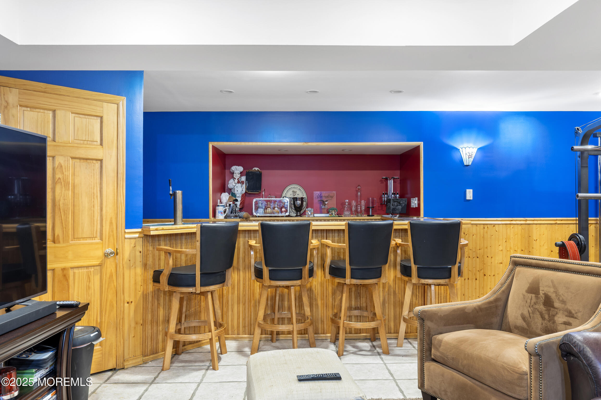 3 Wellesly Court Jackson, NJ 08527 - Photo 32 of 32 a living room with furniture a rug and a window