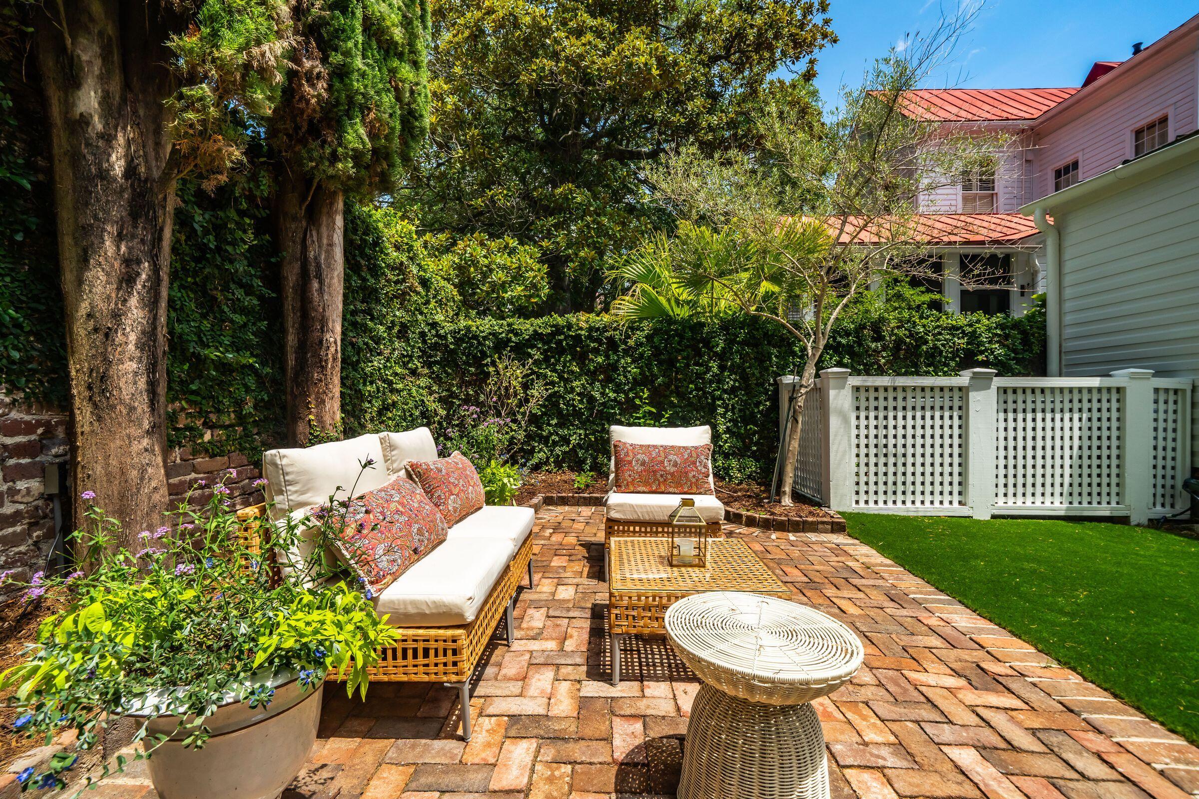 95 Church Street Charleston, SC 29401 - Photo 71 of 87 Backyard/Patio