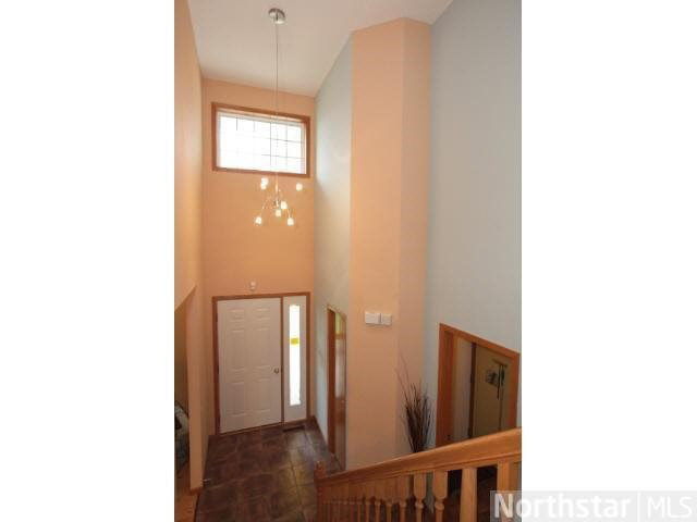 633 Falcon Ridge Road Woodbury, MN 55125 - Photo 2 of 18 Gallery Image 2