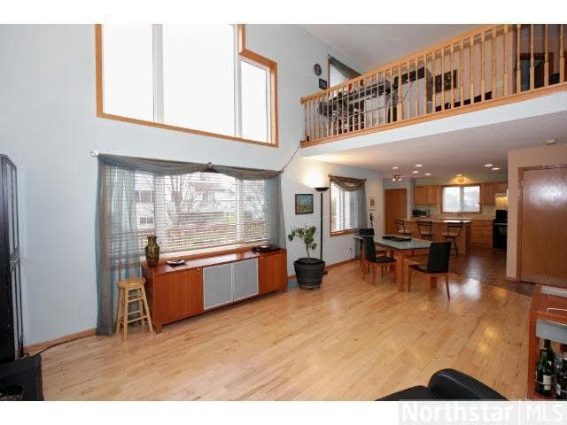 633 Falcon Ridge Road Woodbury, MN 55125 - Photo 8 of 18 Gallery Image 8
