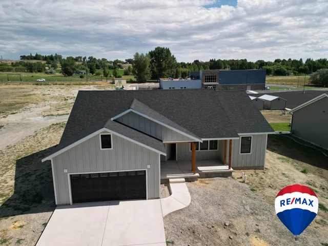$465,000 | 3716 Tam-O-Shanter Drive, Riverton, WY 82501