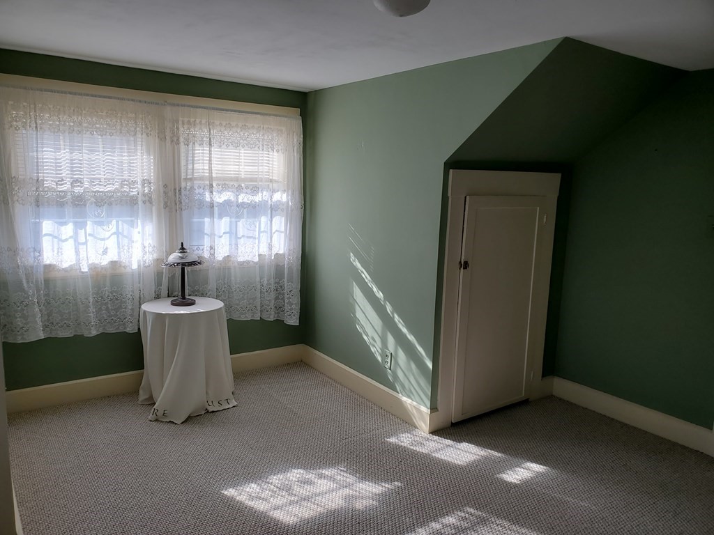 136 Howe Street Natick, MA 01760 - Photo 13 of 34 Gallery Image 13
