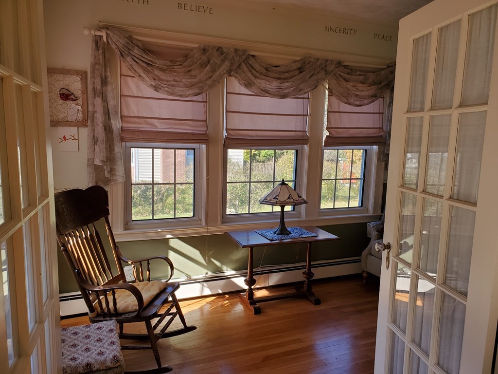 136 Howe Street Natick, MA 01760 - Photo 6 of 34 Gallery Image 6