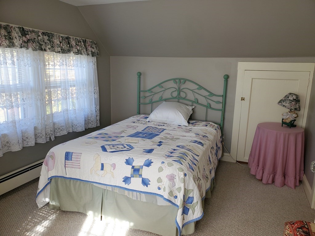 136 Howe Street Natick, MA 01760 - Photo 9 of 34 Gallery Image 9