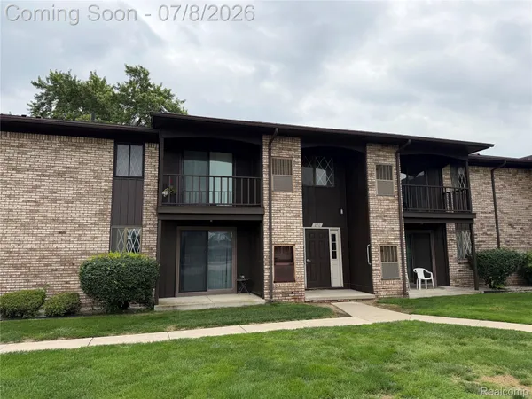 $125,000 | 270 East Thirteen Mile Road, Madison Heights, MI 48071