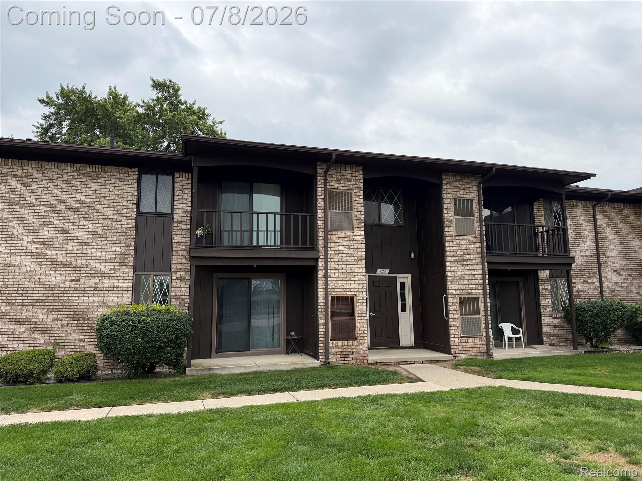 270 East Thirteen Mile Road Madison Heights, MI 48071 - Photo 1 of 16 IMG_2035.jpeg