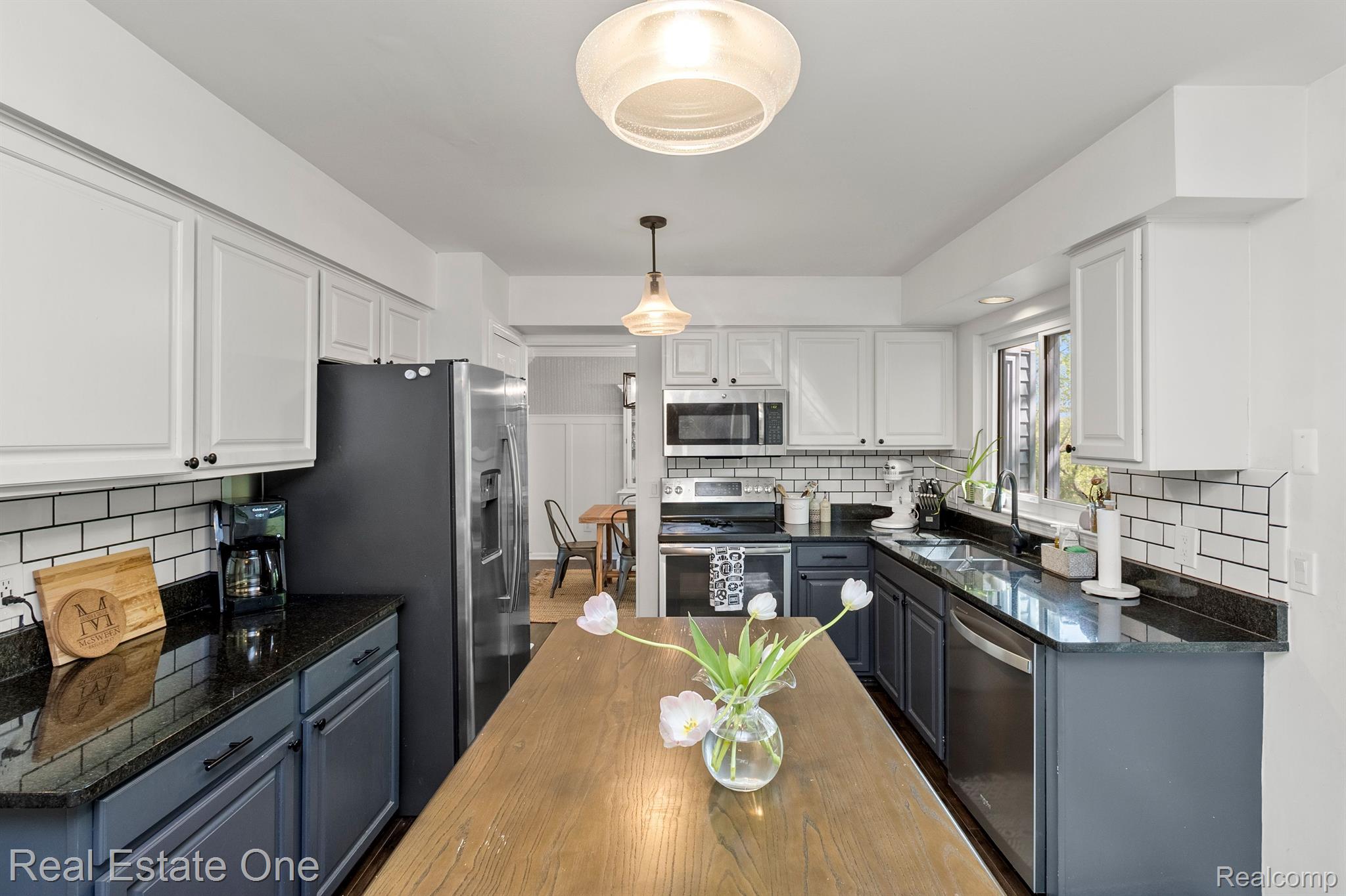 465 Bolinger Street Rochester, MI 48307 - Photo 12 of 46 Stainless steel appliances. Beautiful!!