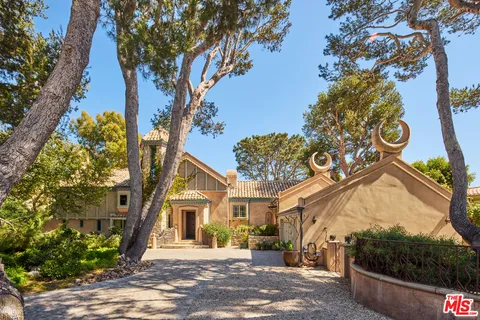 $28,500,000 | 28980 Cliffside Drive, Malibu, CA 90265
