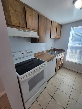 $1,375 | 5122 Temple Heights Road, Unit D, Tampa, FL 33617