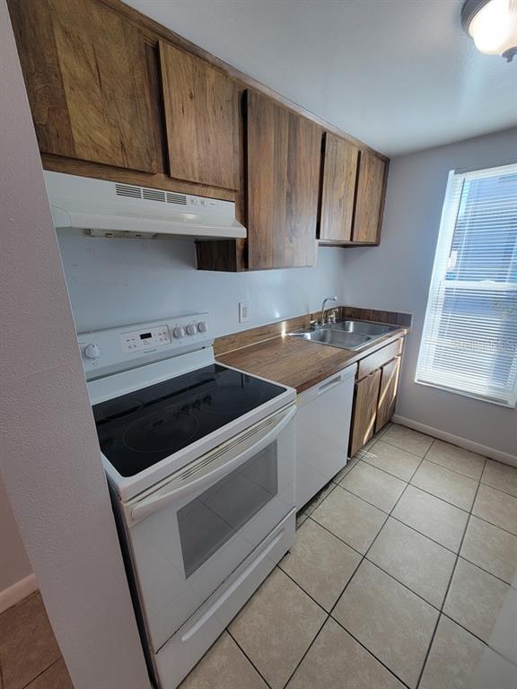 5122 Temple Heights Road, Unit D Tampa, FL 33617 - Photo 7 of 16