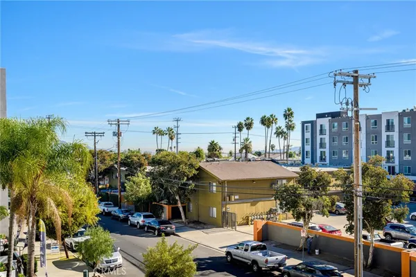 $3,200 | 11731 Runnymede Street, Unit 3, North Hollywood, CA 91605