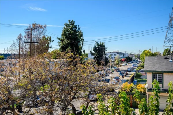 $3,200 | 11731 Runnymede Street, Unit 3, North Hollywood, CA 91605