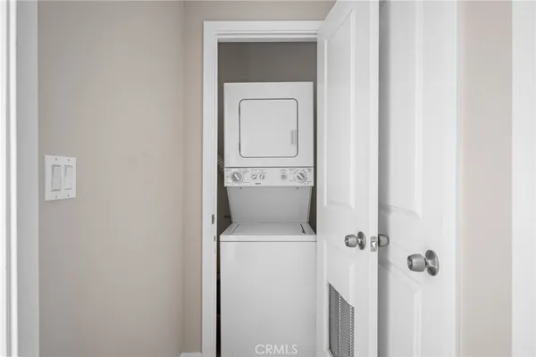 $3,200 | 11731 Runnymede Street, Unit 3, North Hollywood, CA 91605