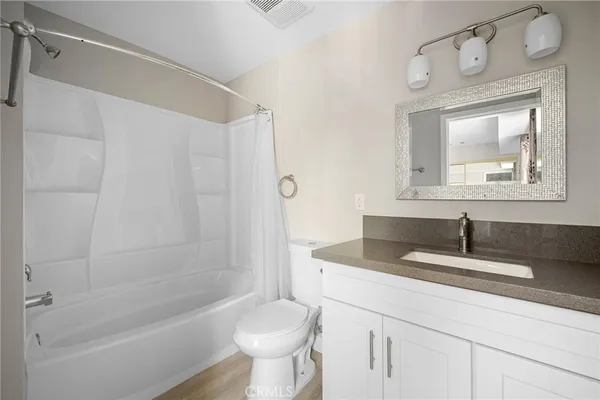 $3,200 | 11731 Runnymede Street, Unit 3, North Hollywood, CA 91605
