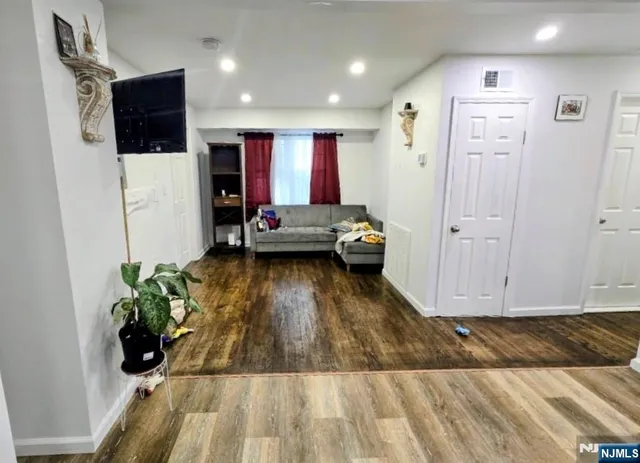 $684,900 | 181 Hollywood Avenue, Irvington, NJ 07111