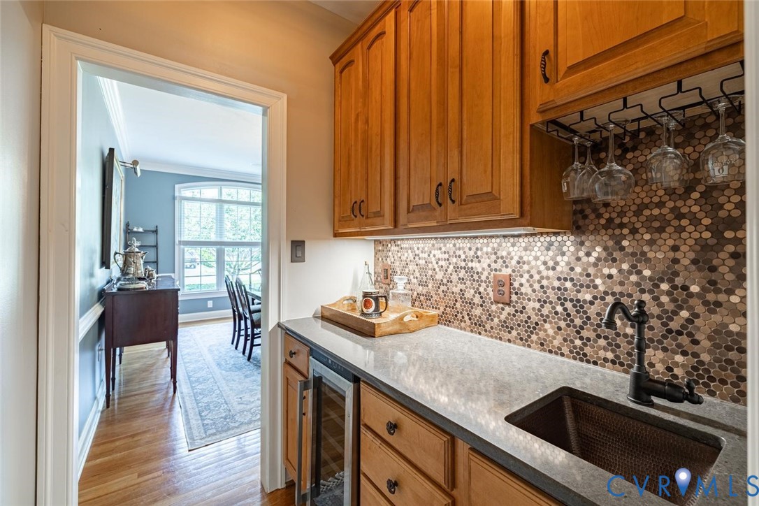 14469 Riverside Drive Ashland, VA 23005 - Photo 11 of 59 Wet Bar in between kitchen and dining room