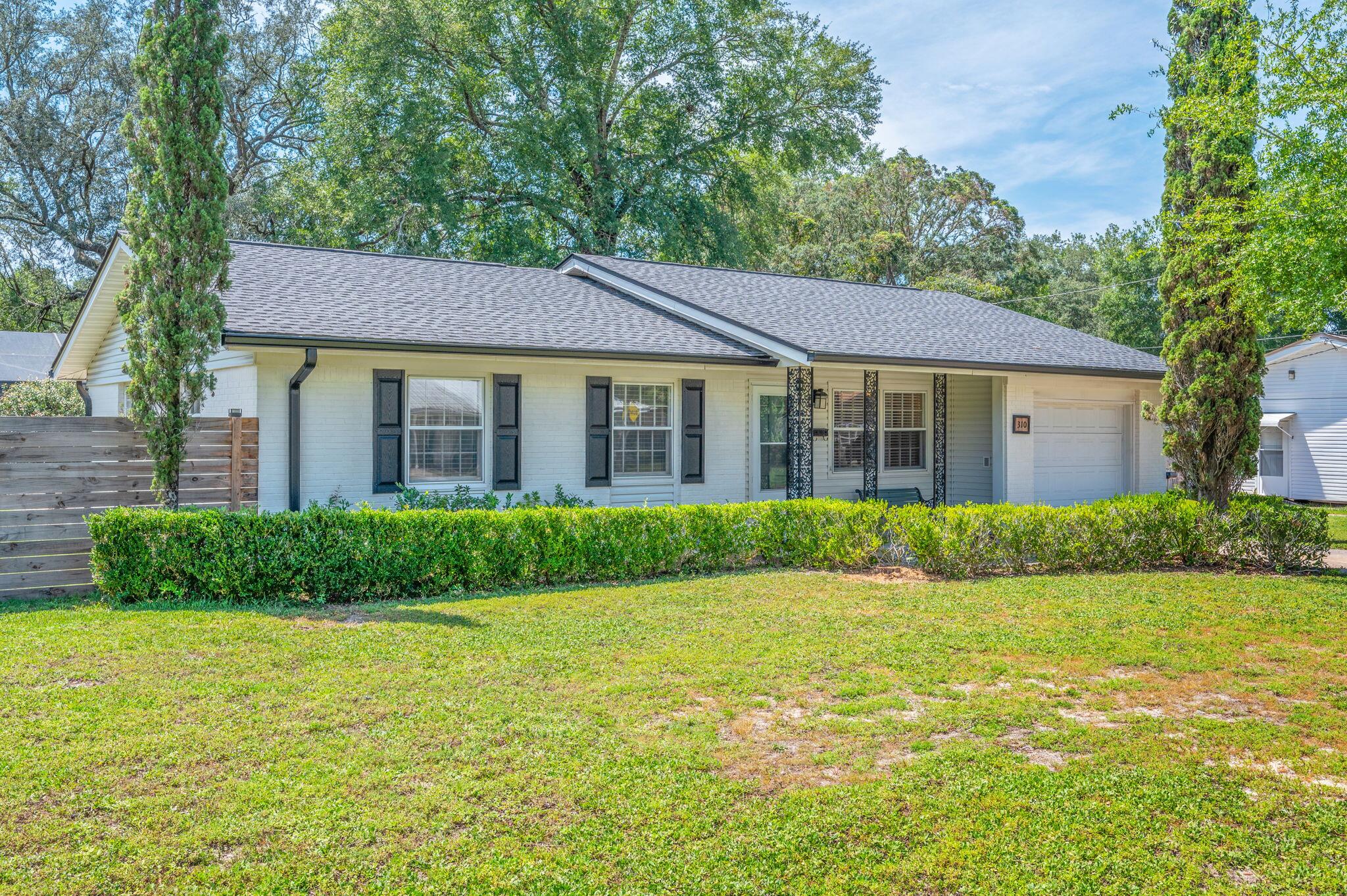 310 22nd Street Niceville, FL 32578 - Photo 3 of 59 3-web-or-mls-310-22nd-st