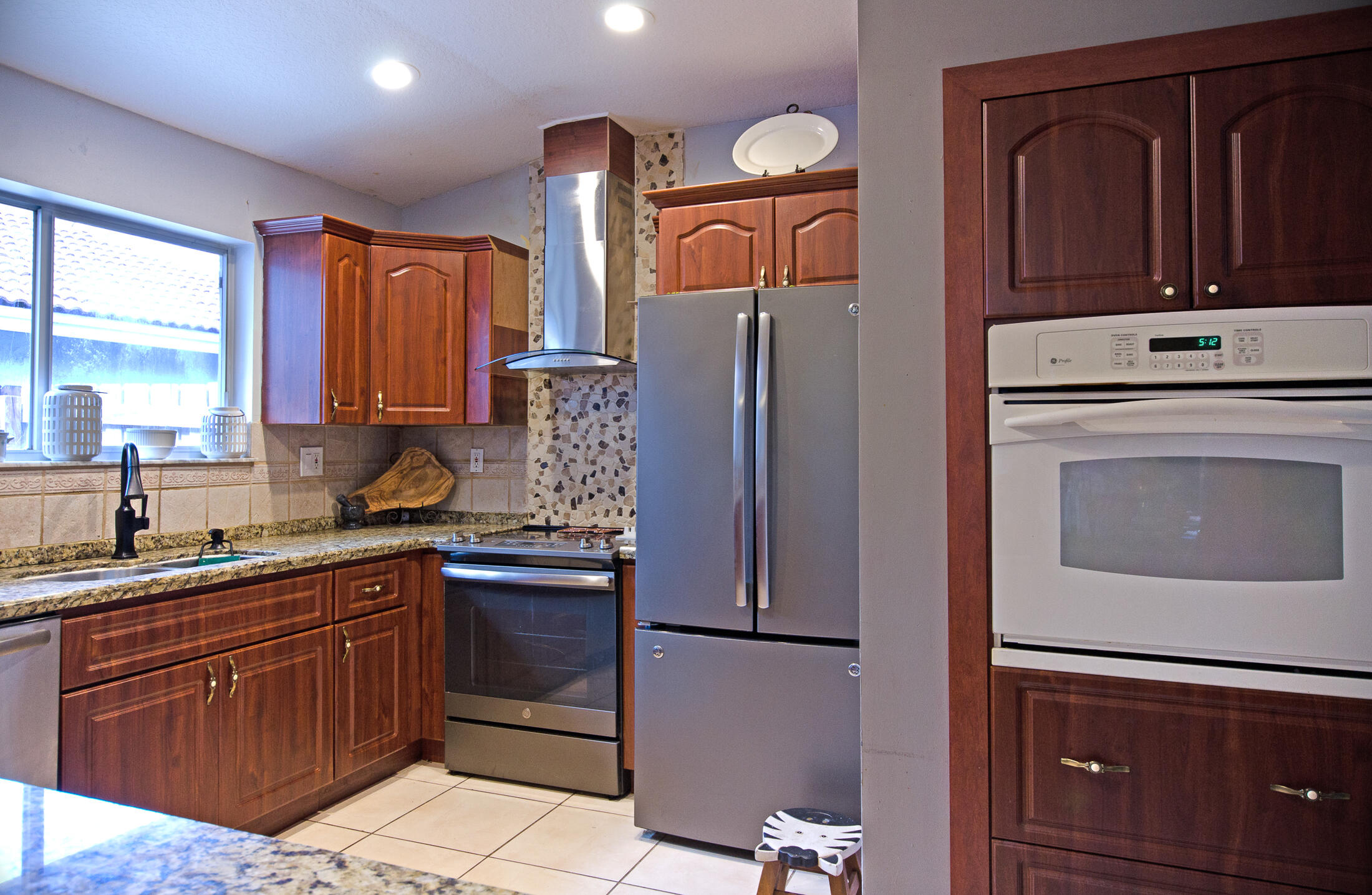 18324 Southwest 149th Place Miami, FL 33187 - Photo 22 of 30 kitchen 4