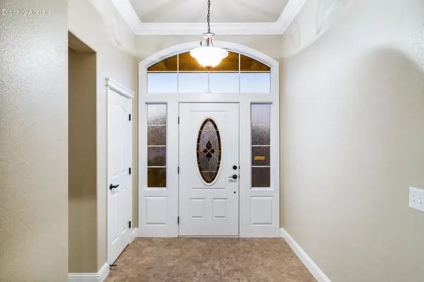 $699,900 | 469 Belvedere Drive, Redding, CA 96003