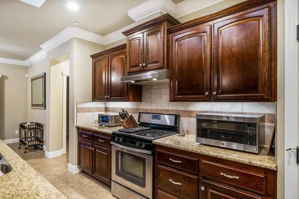 $699,900 | 469 Belvedere Drive, Redding, CA 96003
