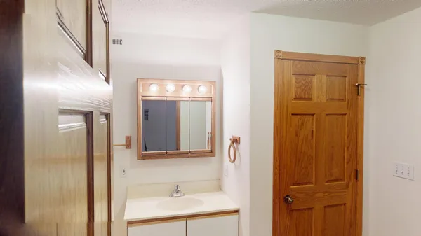 $385,000 | 19654 Bluffview Place, Galesville, WI 54630