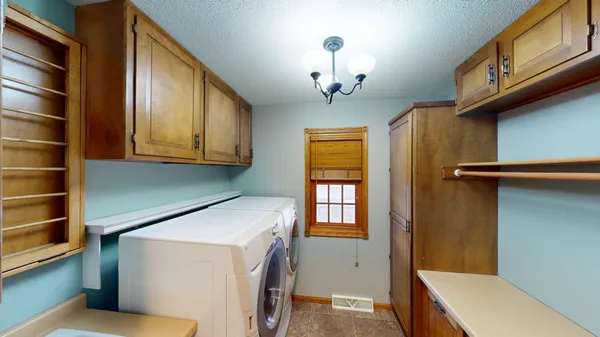 $385,000 | 19654 Bluffview Place, Galesville, WI 54630