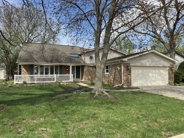 $3,700 | 1920 East Peachtree Drive, Arlington Heights, IL 60004