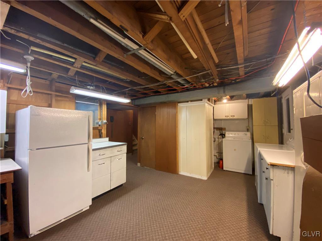 1516 Fairmount Street Bethlehem, PA 18017 - Photo 8 of 38 a utility room with dryer and washer