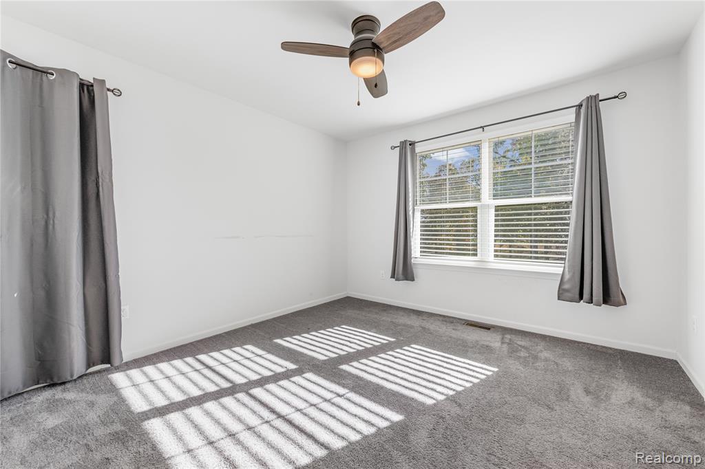 591 Parkside Way, Unit 16 Ferndale, MI 48220 - Photo 23 of 35