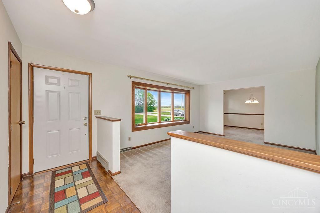 712 West Taylor School Road Hamilton, OH 45013 - Photo 2 of 47