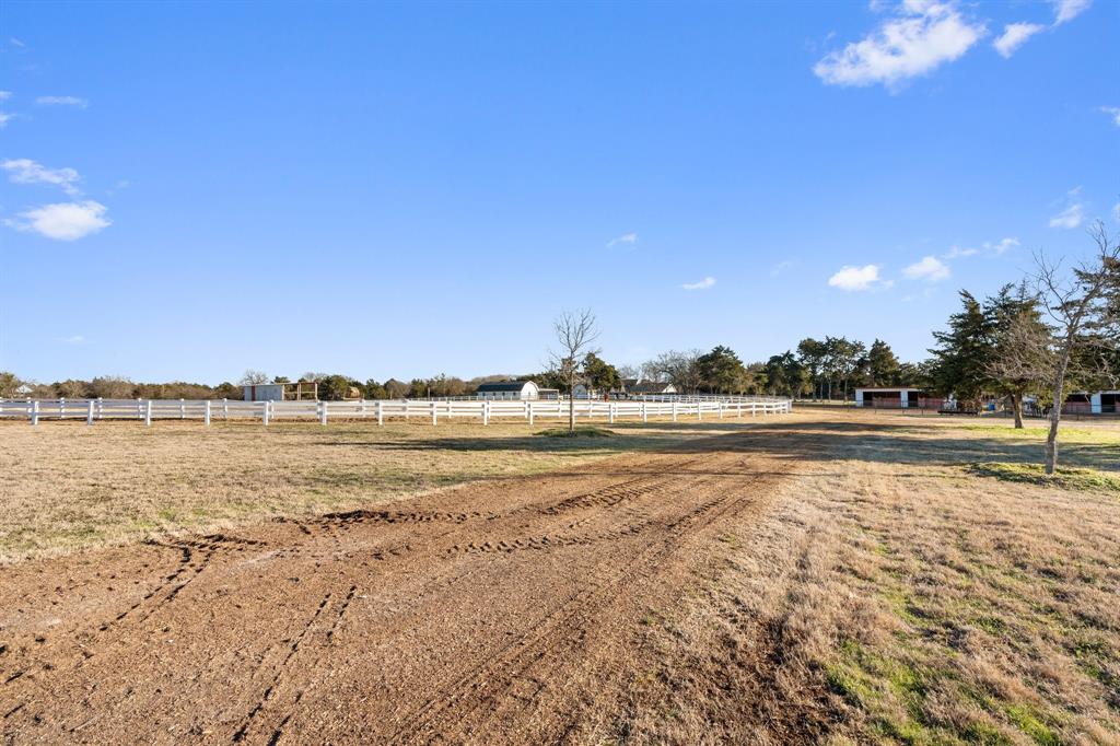 1715 South Joe Wilson Road Ovilla, TX 75104 - Photo 5 of 40 a view of an ocean and beach